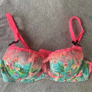 Victoria’s Secret bra